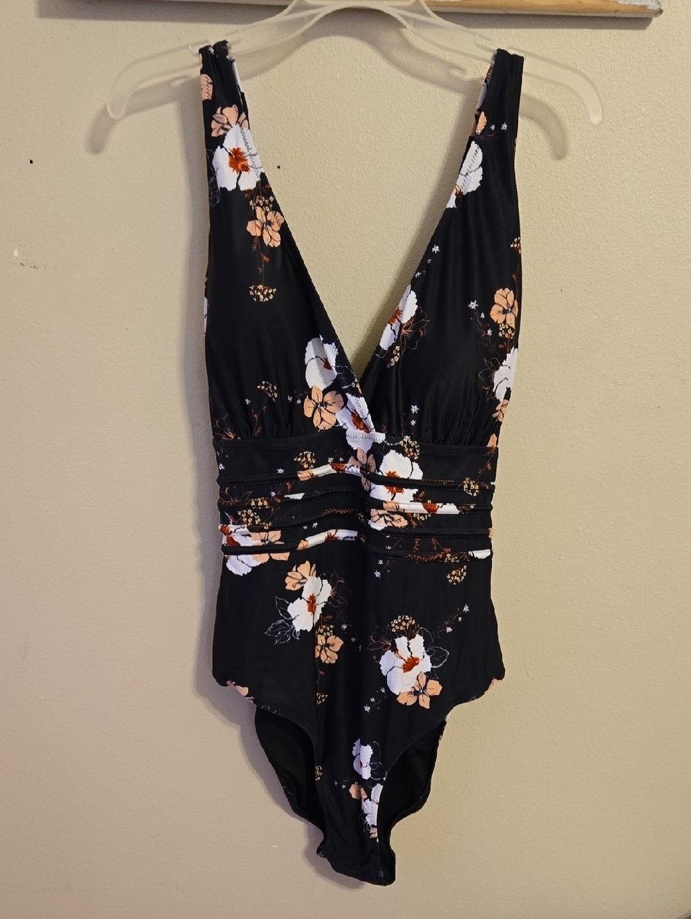 Women's Summer Mae Black Floral One-Piece Swimsuit Sz XXL New